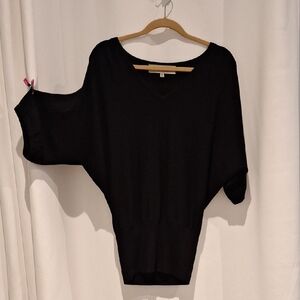 REMAIN Elegant Black V-Neck Sweater Size S